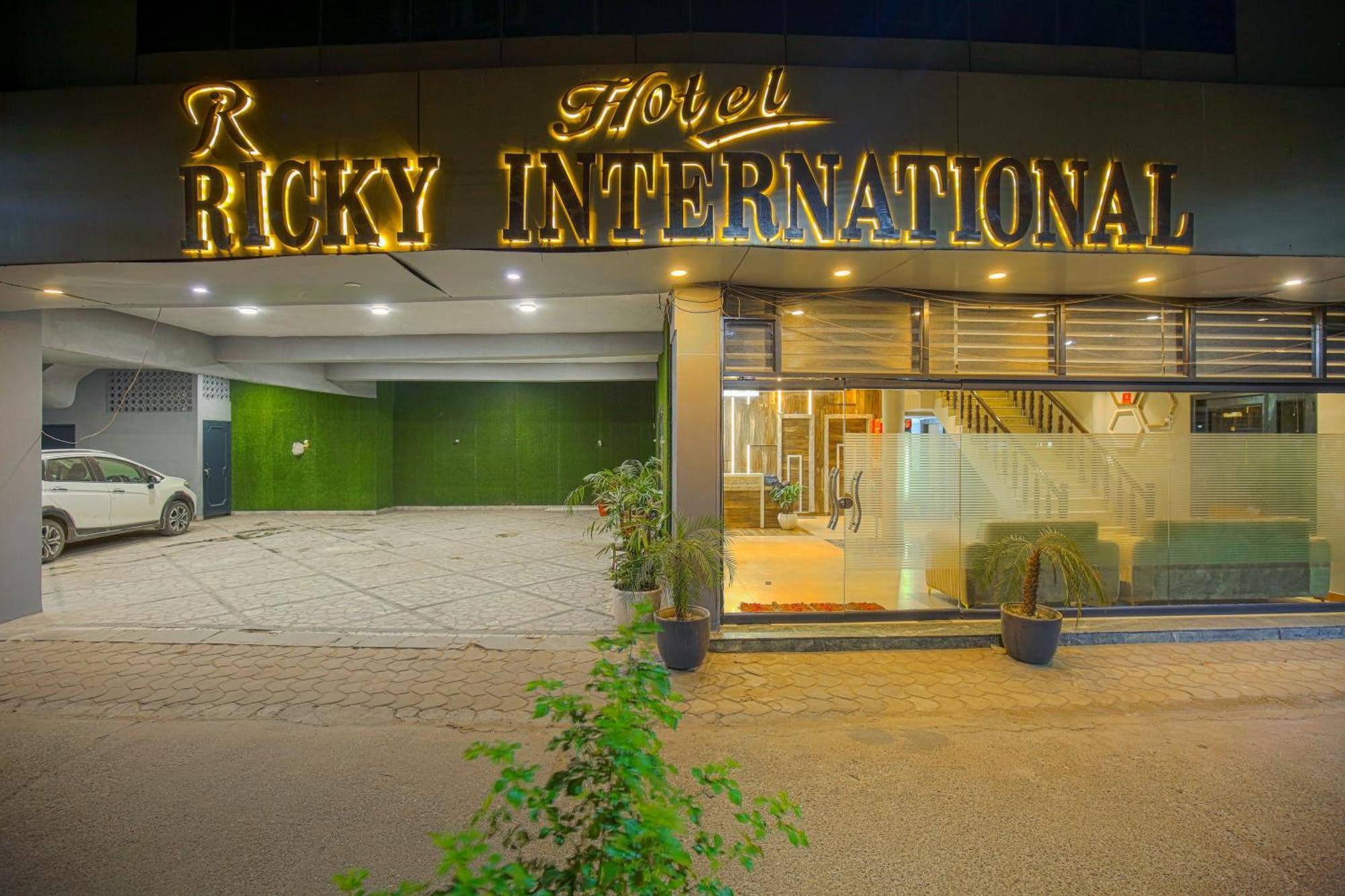 Hotel Ricky By Sahibs Group Amritsar Dış mekan fotoğraf