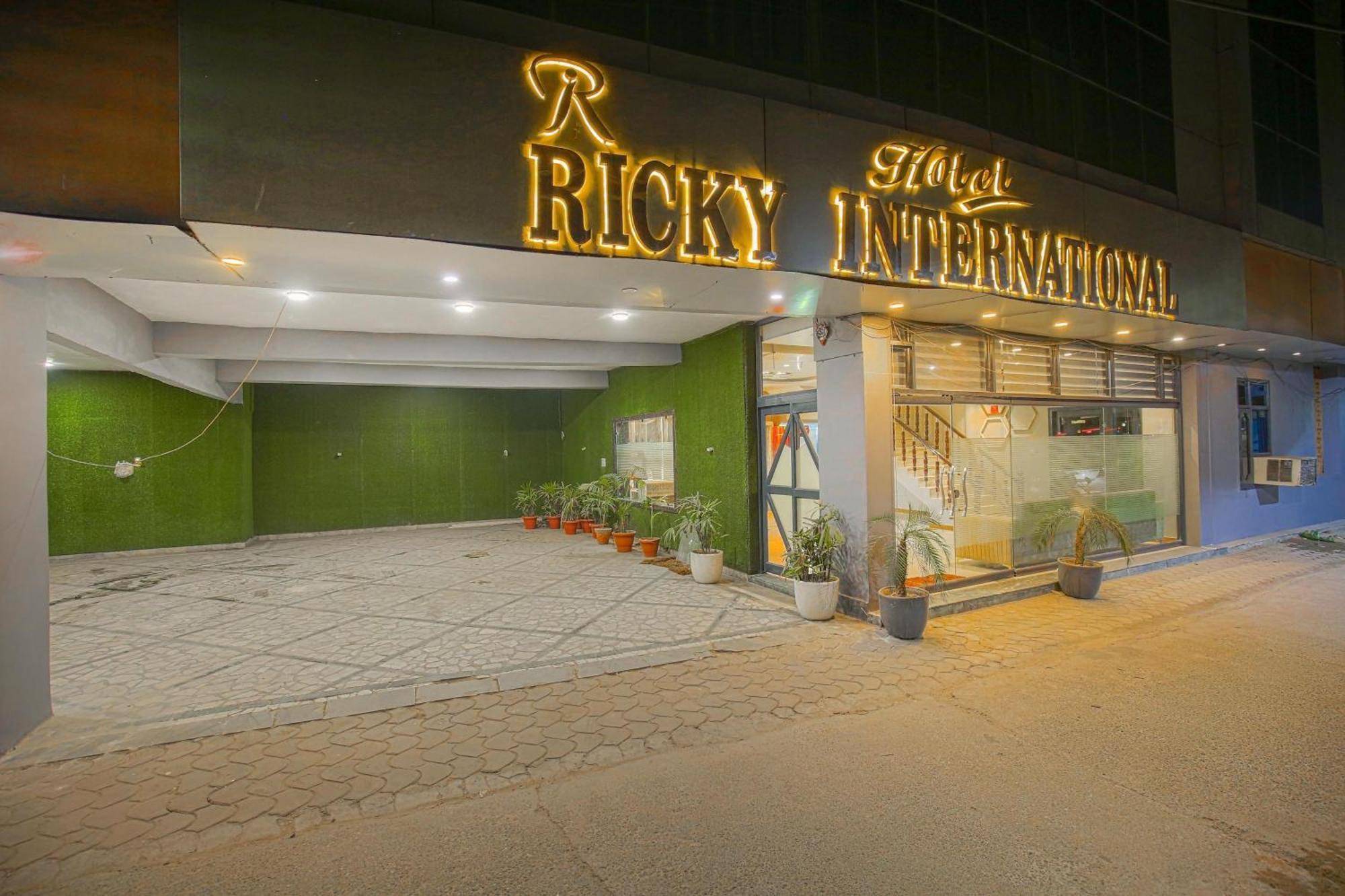 Hotel Ricky By Sahibs Group Amritsar Dış mekan fotoğraf